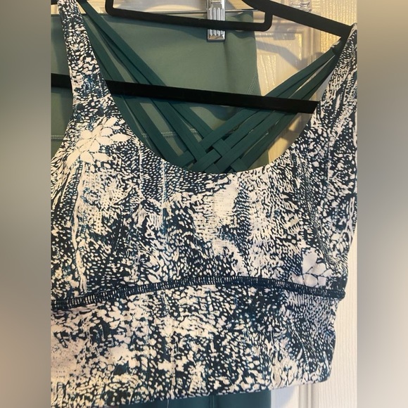 Lululemon Set Size 4 - Picture 6 of 7